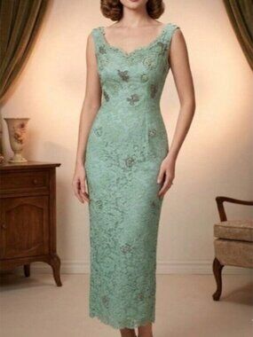 Elegant Lace Midi Dress in Seafoam Green